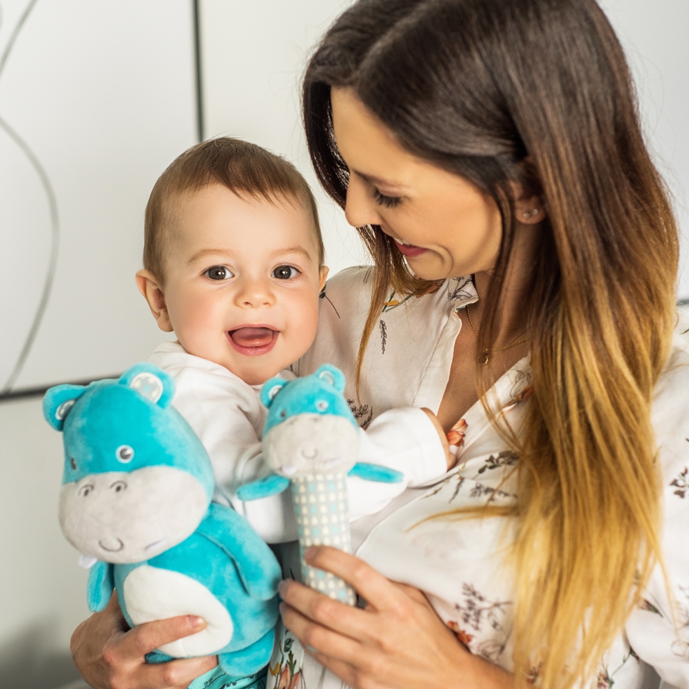 BabyOno_ Παιχνίδι αγκαλιάς Marcel ο ιπποπόταμος με κουδουνίστρα (5)