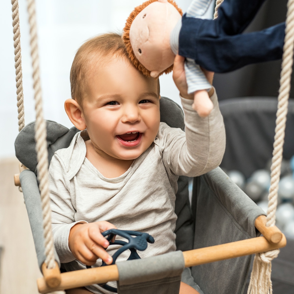 BabyOno_ Παιχνίδι αγκαλιάς Κούκλα Olivier (6)