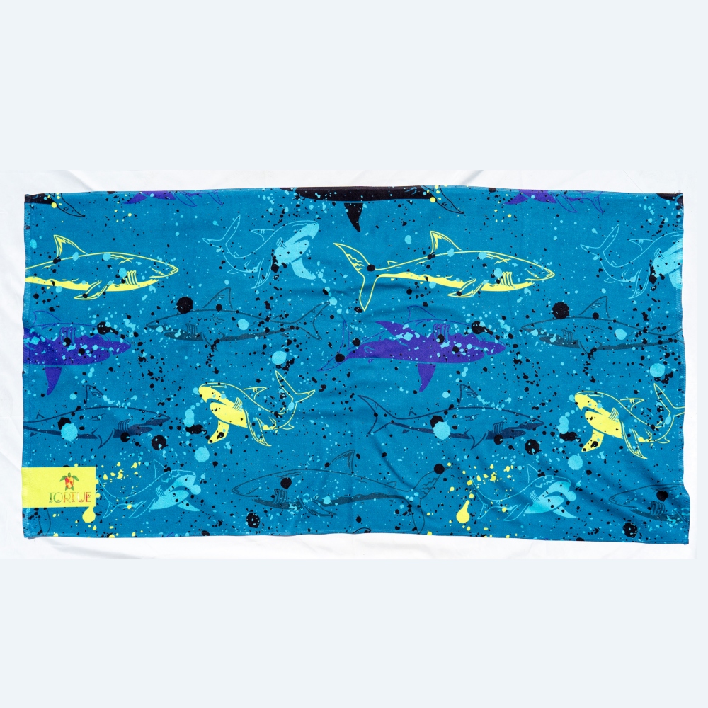 παιδική πετσέτα θαλάσσης για αγοράκια μπλε με καρχαρίες Tortue