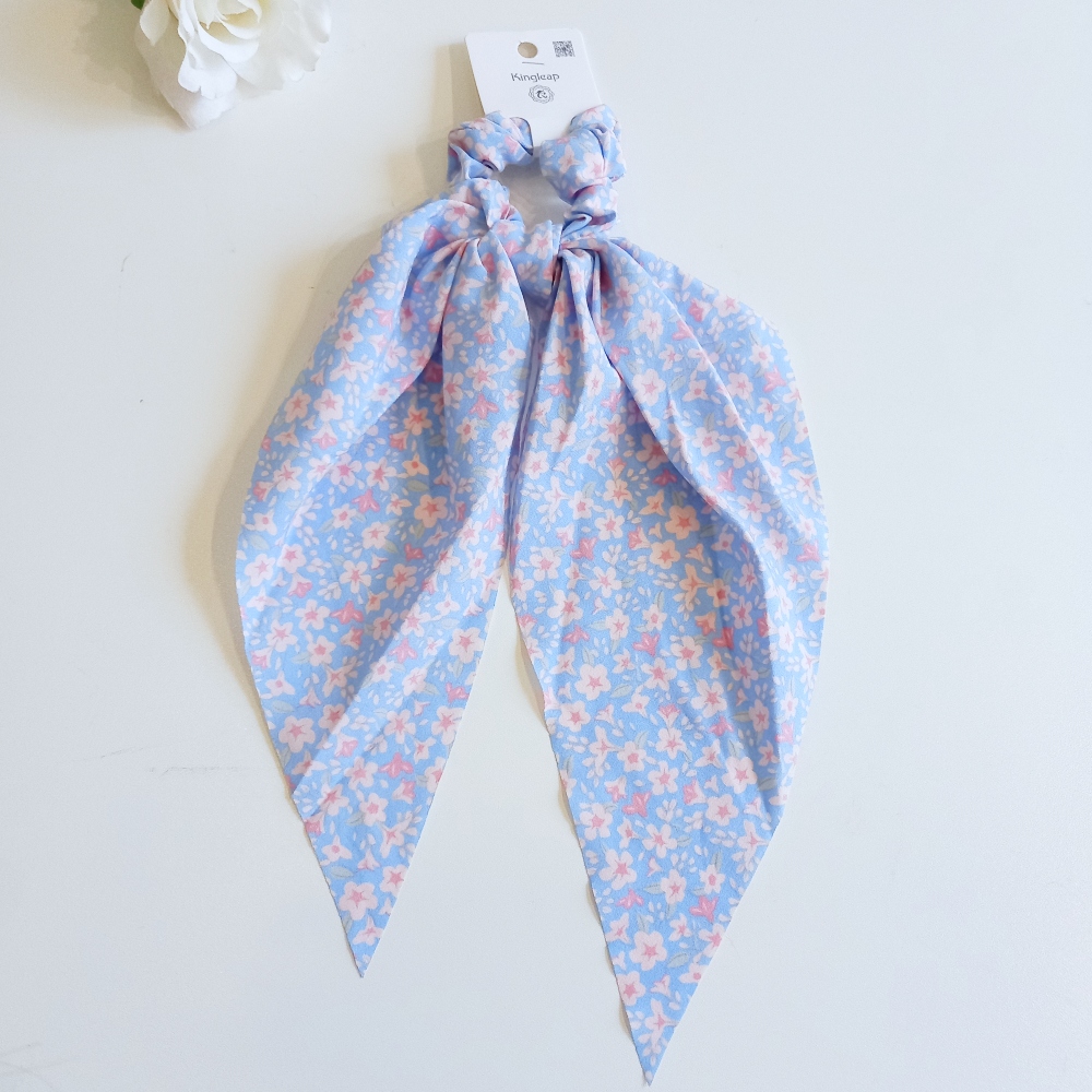 scrunchie για τα μαλλιά με φιόγκο για κοριτσάκια και μαμάδες floral light blue